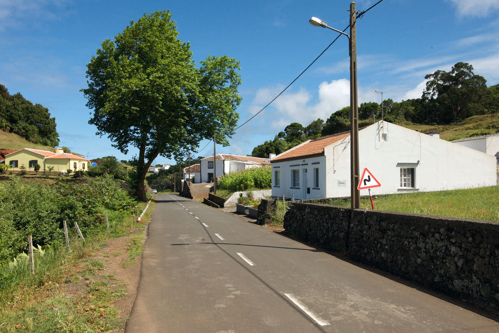 Dorfstraﬂe in Marquesa
